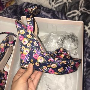 Floral wedge heels!